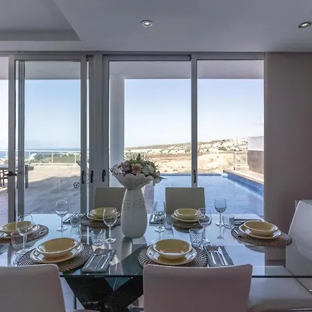 Villa Preciosa Con Vistas Al Mar, Piscina Infinity En Mirador Del Duque *
